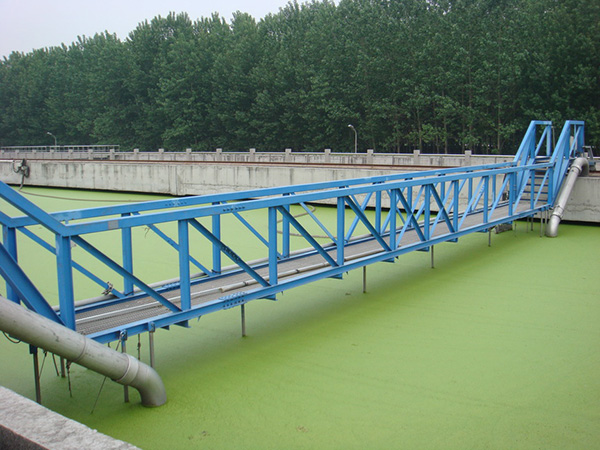 THG桁車式刮吸泥機(jī)